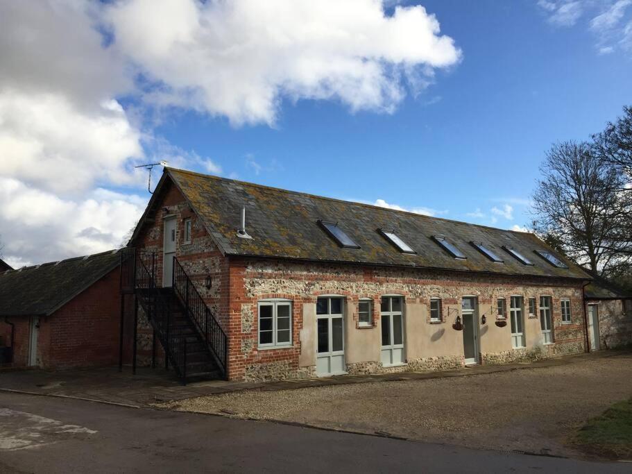 Scotland Lodge Farm, Stonehenge - The Stalls Groundfloor No Dogs & The Loft Dog Friendly Salisbury Exterior photo