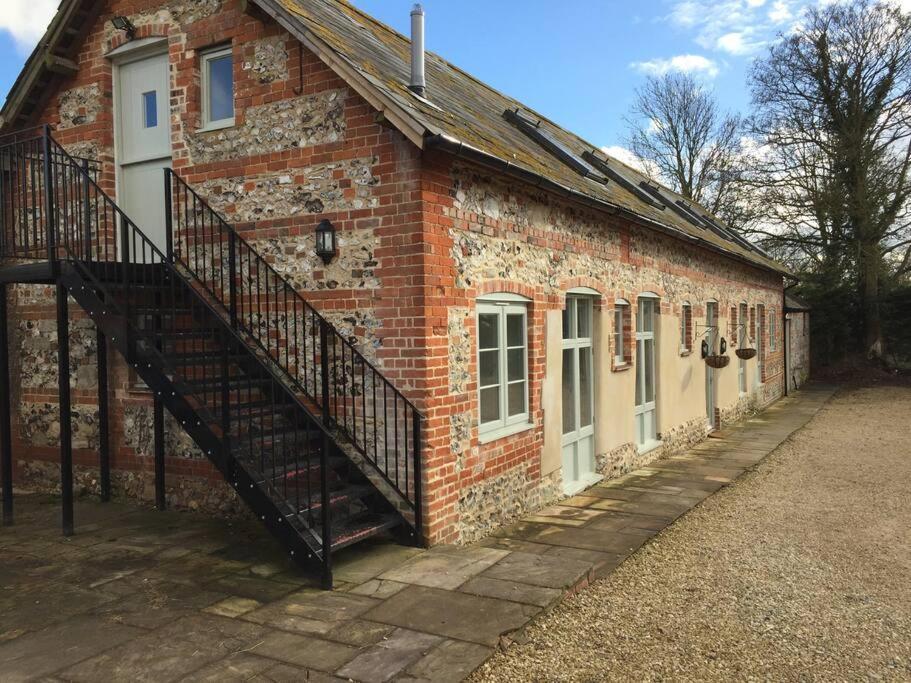 Scotland Lodge Farm, Stonehenge - The Stalls Groundfloor No Dogs & The Loft Dog Friendly Salisbury Exterior photo