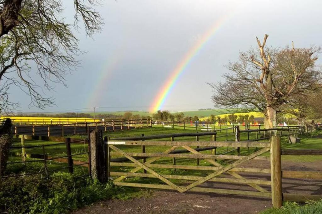 Scotland Lodge Farm, Stonehenge - The Stalls Groundfloor No Dogs & The Loft Dog Friendly Salisbury Exterior photo