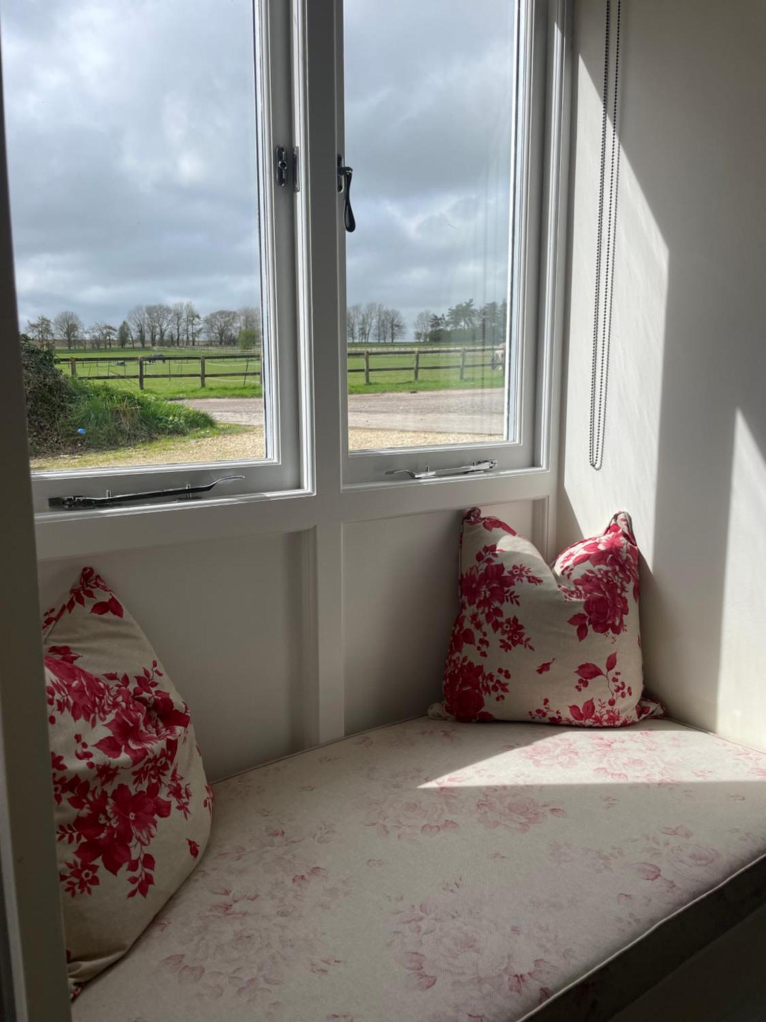 Scotland Lodge Farm, Stonehenge - The Stalls Groundfloor No Dogs & The Loft Dog Friendly Salisbury Exterior photo